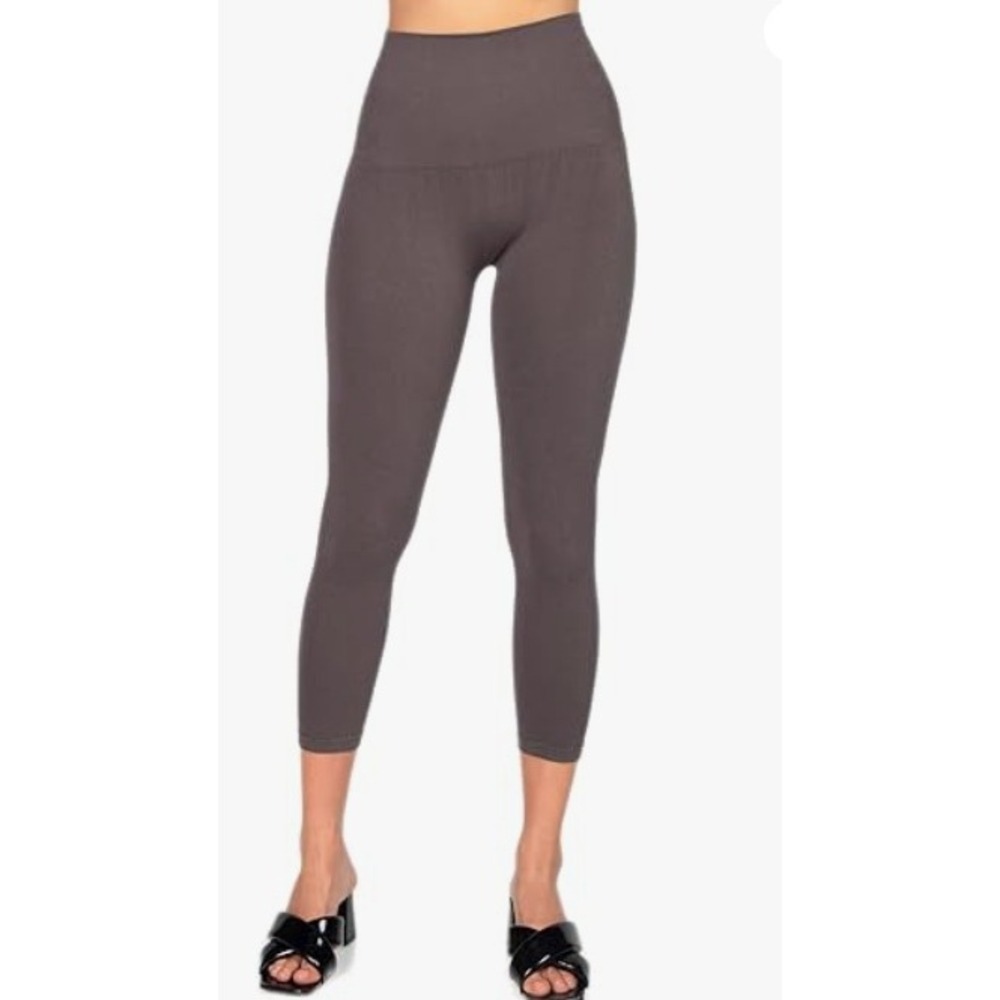 Set of M. Rena High Waisted Seamless Leggings NWT & Capris Dk. Gray Med. - Picture 2 of 13